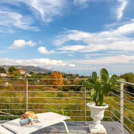 Villa Design In Piedimonte Etneo